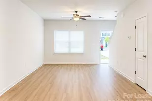 1144 Thayer Gln Ct, Charlotte, NC 28213 - Photo 3
