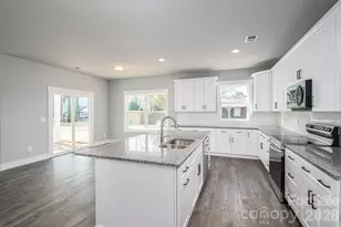 318 Sunrise Cir, Shelby, NC 28150 - Photo 3