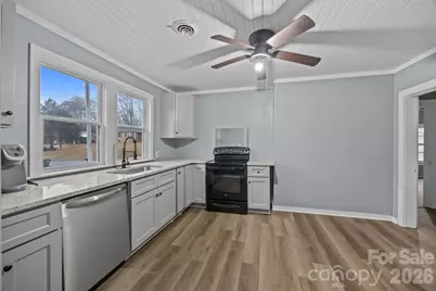 713 Second Street Place SW, Conover, NC 28613 - Photo 21