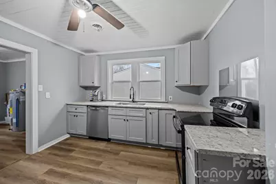 713 Second Street Place SW, Conover, NC 28613 - Photo 23