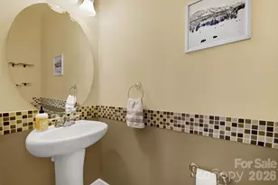 2403 Diplomat Ln, Charlotte, NC 28210 - Photo 11