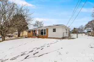 2621 Sherry Ln, Gastonia, NC 28054 - Photo 5