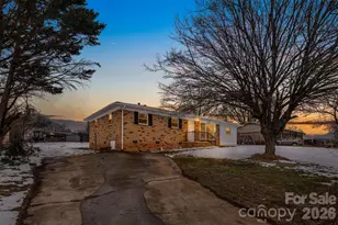 2621 Sherry Ln, Gastonia, NC 28054 - Photo 3