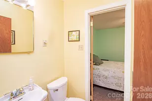 7218 Lakeside Dr N, Charlotte, NC 28212 - Photo 9