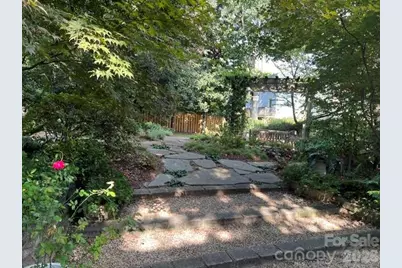320 W 10th Street, Charlotte, NC 28202 - Photo 29