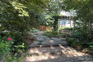 320 W 10th St, Charlotte, NC 28202 - Photo 29