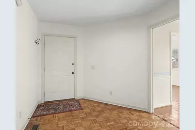 605 Red Oak Drive, Hendersonville, NC 28791 - Photo 3