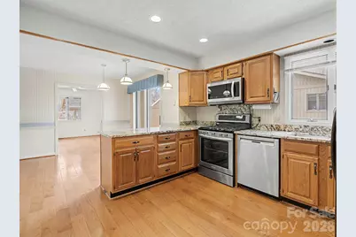 605 Red Oak Drive, Hendersonville, NC 28791 - Photo 11