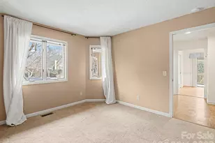 605 Red Oak Dr, Hendersonville, NC 28791 - Photo 29