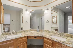 605 Red Oak Dr, Hendersonville, NC 28791 - Photo 27