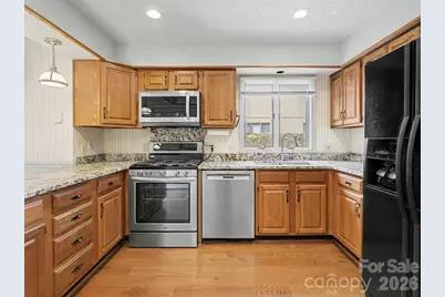 605 Red Oak Drive, Hendersonville, NC 28791 - Photo 13