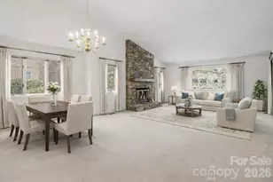 605 Red Oak Dr, Hendersonville, NC 28791 - Photo 1