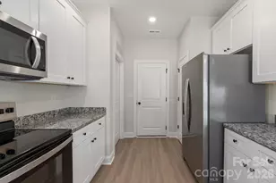 3622 Narrow Ln, Charlotte, NC 28215 - Photo 7