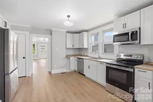 234 S Ervin Ave, Newton, NC 28658 - Photo 3