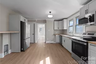 234 S Ervin Ave, Newton, NC 28658 - Photo 9