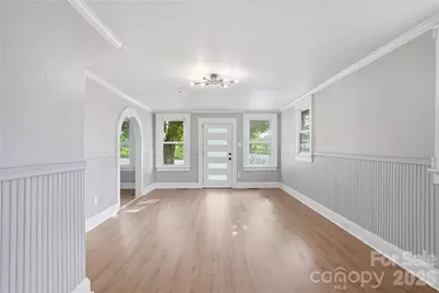 234 S Ervin Avenue, Newton, NC 28658 - Photo 3