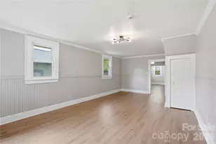 234 S Ervin Ave, Newton, NC 28658 - Photo 5