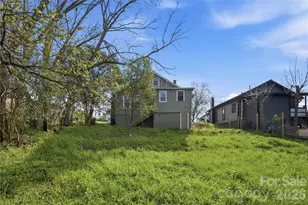234 S Ervin Ave, Newton, NC 28658 - Photo 17