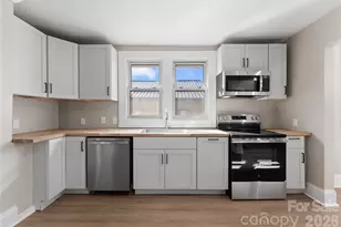 234 S Ervin Ave, Newton, NC 28658 - Photo 7