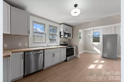 234 S Ervin Avenue, Newton, NC 28658 - Photo 9