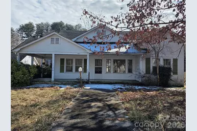 522 1st Avenue W, Hendersonville, NC 28739 - Photo 1