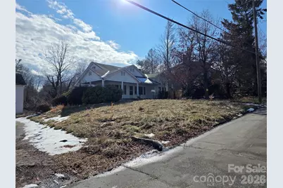 522 1st Avenue W, Hendersonville, NC 28739 - Photo 7