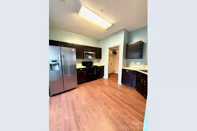 8056 Stoneham Court, Matthews, NC 28105 - Photo 7