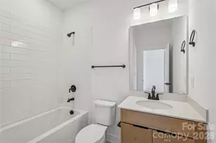 3024 Griffs Pond Rd, Charlotte, NC 28269 - Photo 15