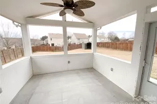 3605 Moorhen Dr, Charlotte, NC 28216 - Photo 9