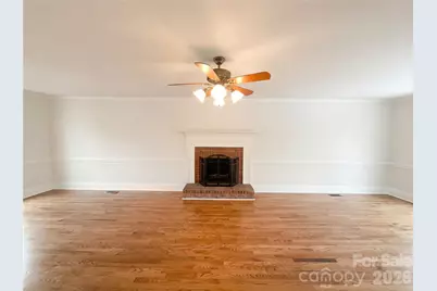 122 W Tattersall Drive, Statesville, NC 28677 - Photo 3