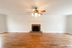 122 W Tattersall Dr, Statesville, NC 28677 - Photo 3