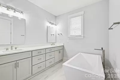 2305 Sanders Avenue, Charlotte, NC 28216 - Photo 9