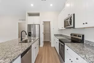 3614 Narrow Ln, Charlotte, NC 28215 - Photo 5