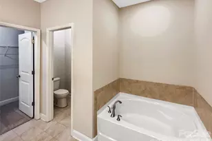 9428 Carneros Creek Rd, Charlotte, NC 28214 - Photo 15