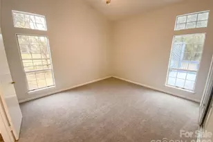 2326 Linda Lou Ct, Charlotte, NC 28213 - Photo 13