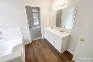 2326 Linda Lou Ct, Charlotte, NC 28213 - Photo 17