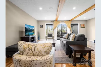 88 Laurelwood Circle W #10, Hendersonville, NC 28791 - Photo 11