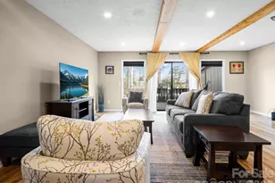 88 Laurelwood Cir W, Hendersonville, NC 28791 - Photo 11