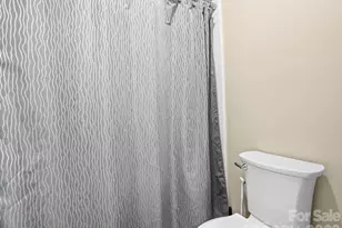 88 Laurelwood Cir W, Hendersonville, NC 28791 - Photo 23