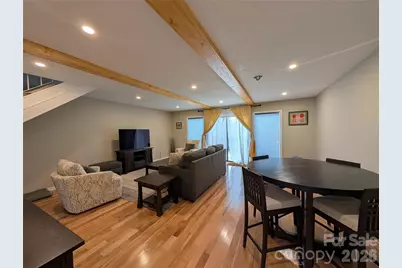 88 Laurelwood Circle W #10, Hendersonville, NC 28791 - Photo 11