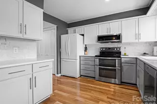 88 Laurelwood Cir W, Hendersonville, NC 28791 - Photo 5