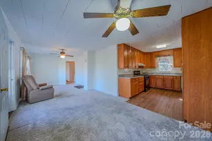 550 Saluda St, Hendersonville, NC 28791 - Photo 3