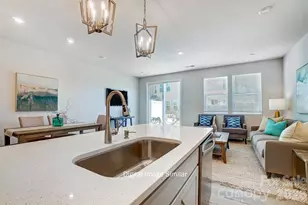 6044 Mallow Crossing Ln, Charlotte, NC 28213 - Photo 3