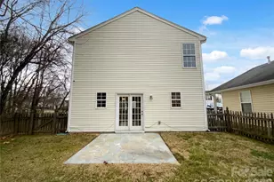 7136 Henderson Valley Ln, Charlotte, NC 28269 - Photo 5