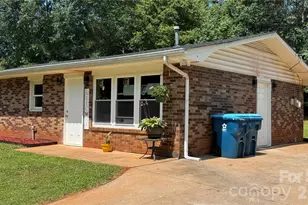 143 Mountain View St, Forest City, NC 28043 - Photo 5