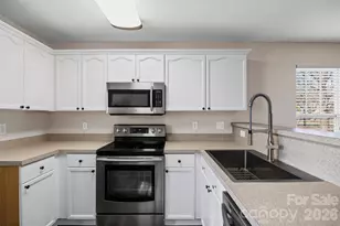 2010 Shady Pond Dr, Lake Wylie, SC 29710 - Photo 11