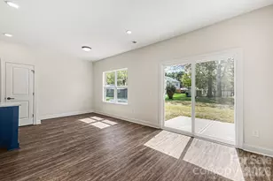 560 W Wilson Ave, Mooresville, NC 28115 - Photo 3