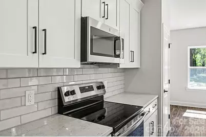 560 W Wilson Avenue, Mooresville, NC 28115 - Photo 11