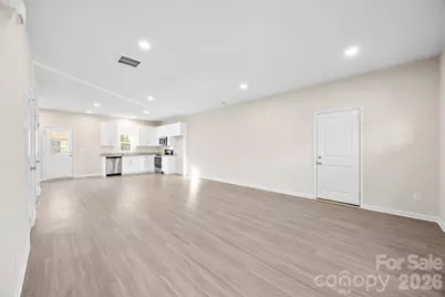 907 W Georgia Avenue, Bessemer City, NC 28016 - Photo 7