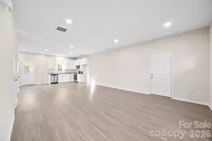 907 W Georgia Ave, Bessemer City, NC 28016 - Photo 7